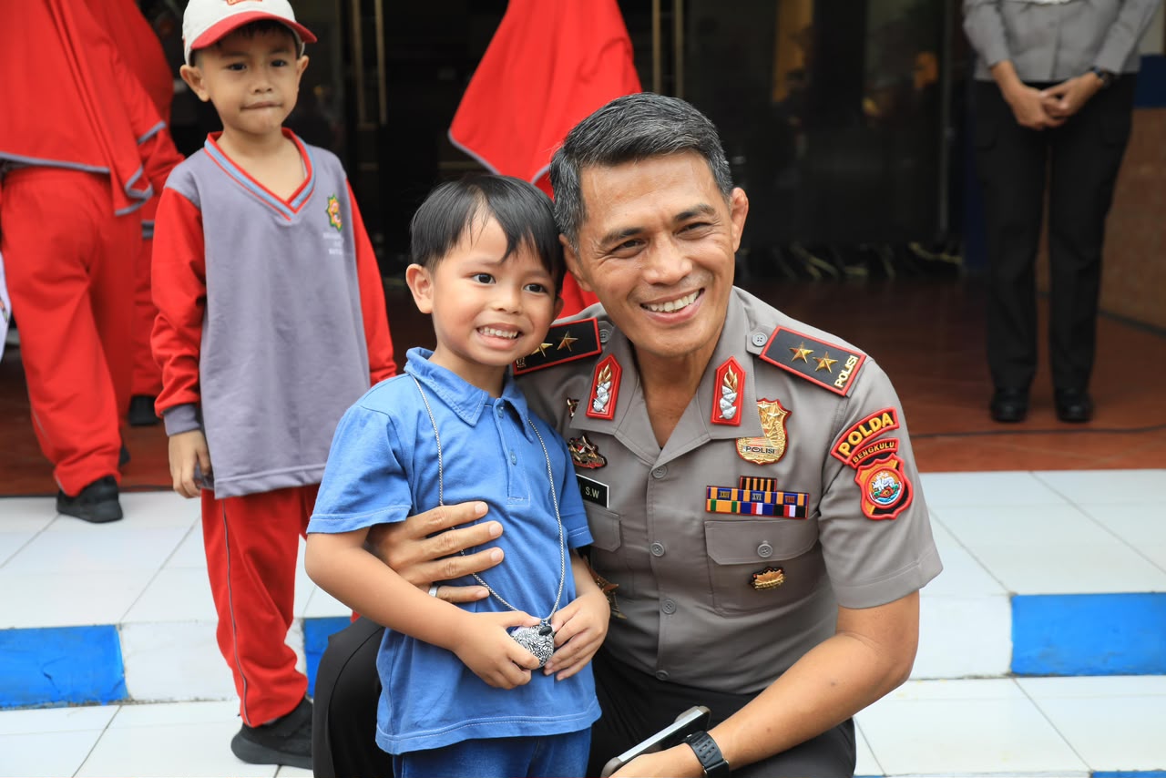 Wujudkan Polisi Sahabat Anak, Kapolda Bengkulu Edukasi Generasi Penerus Bangsa Sejak Dini