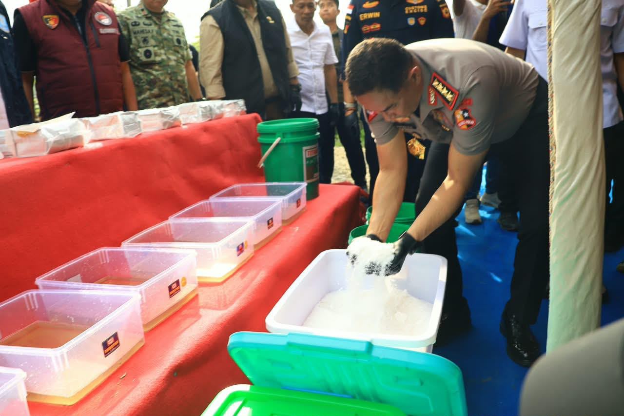 Kapolri: Tim Gabungan Sita Hampir 1,2 Ton Sabu dari Laboratorium Gelap di Aceh