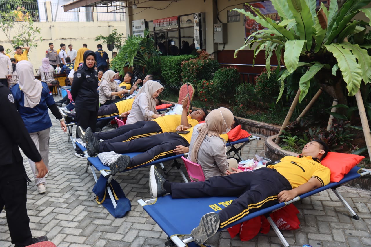 Serentak di Seluruh Indonesia, Polda Bengkulu dan Polres Jajaran Kumpulkan 242 Kantong Darah HUT Humas Polri ke-75